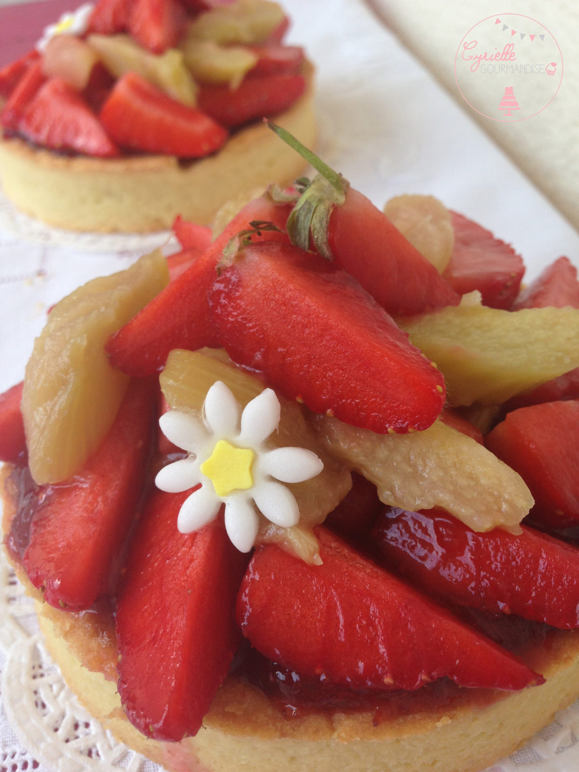 Tartelettes Fraises- Rhubarbe et crème d’amandes