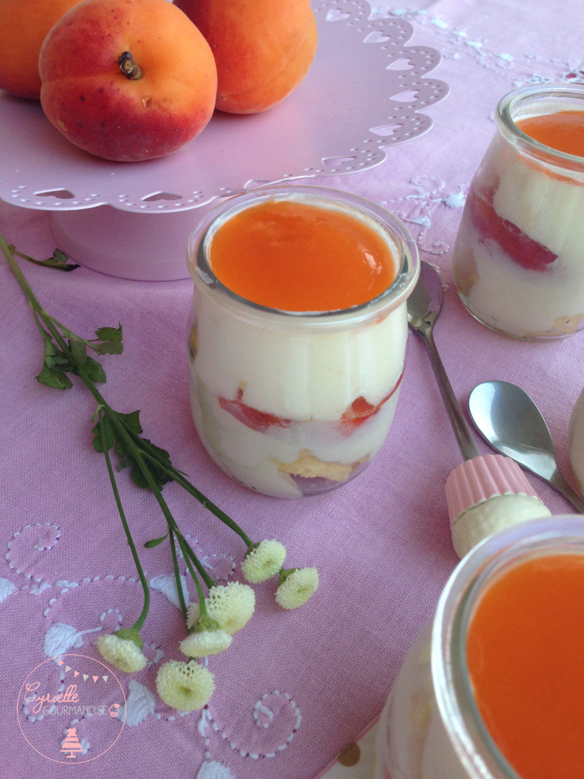 Verrine petit-suisse-abricots façon tiramisu {Bataille Food #25}