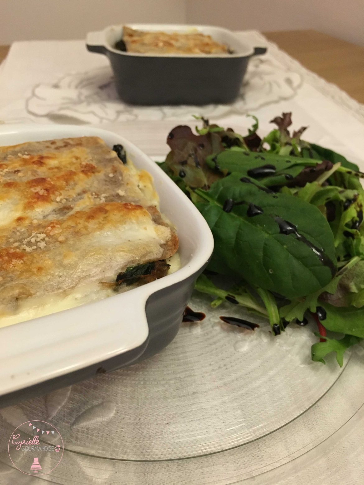 Galettes de sarrasin, épinards, champignons et crème de chèvre façon lasagnes