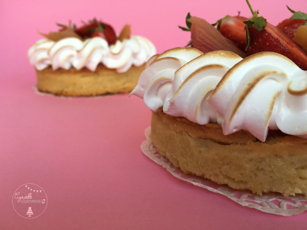 La Tarte à la Rhubarbe de Mamie, revisitée en version rhubarbe-fraise meringuée