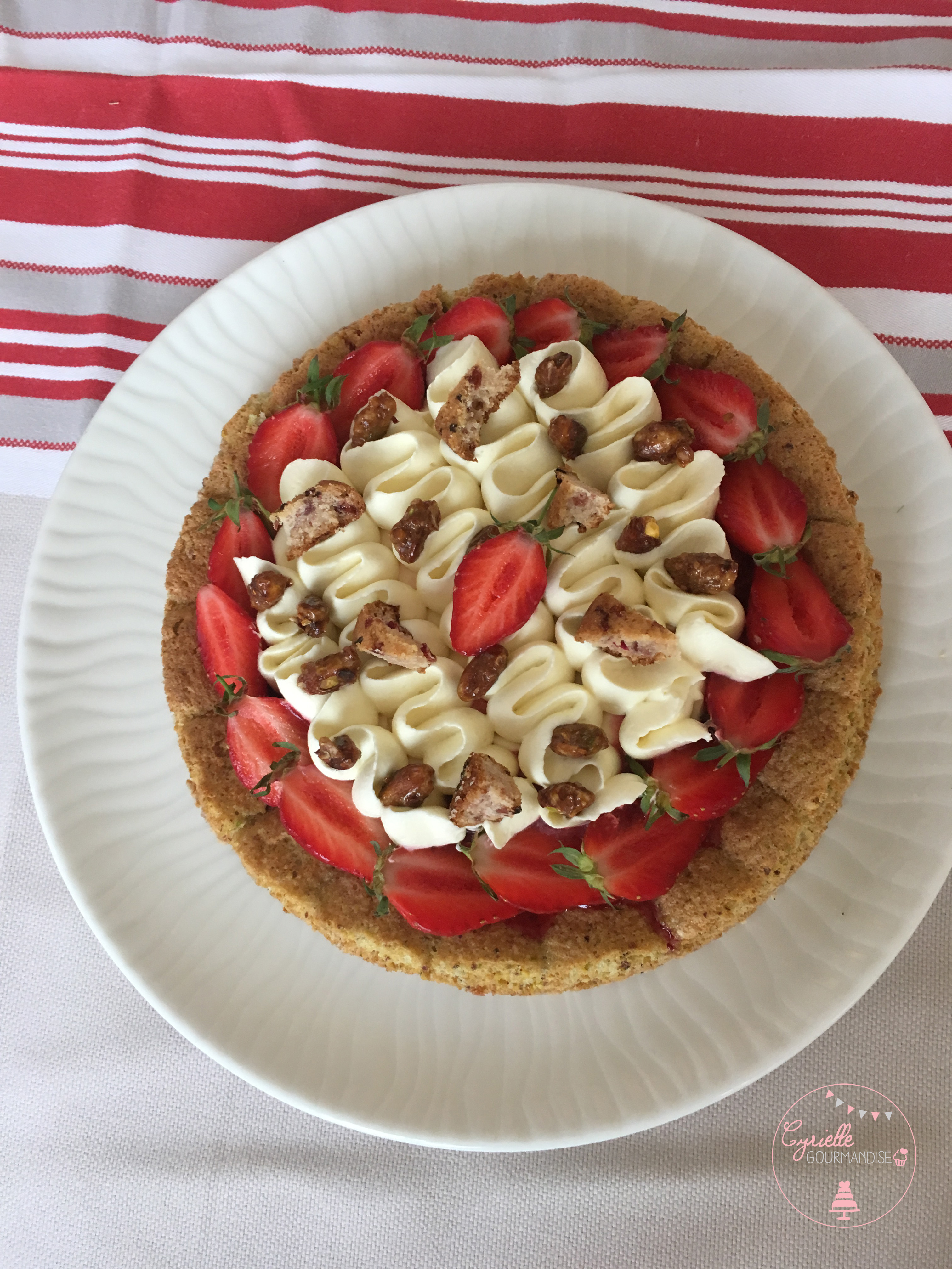 Dacquoise croustillante Fraises Pistache 3
