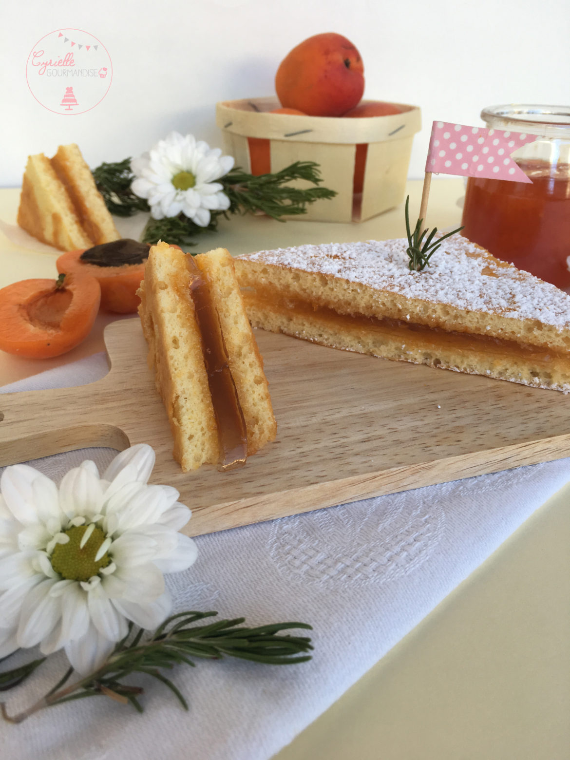 Gâteau à la Confiture, façon Club Sandwich, Abricot-Romarin