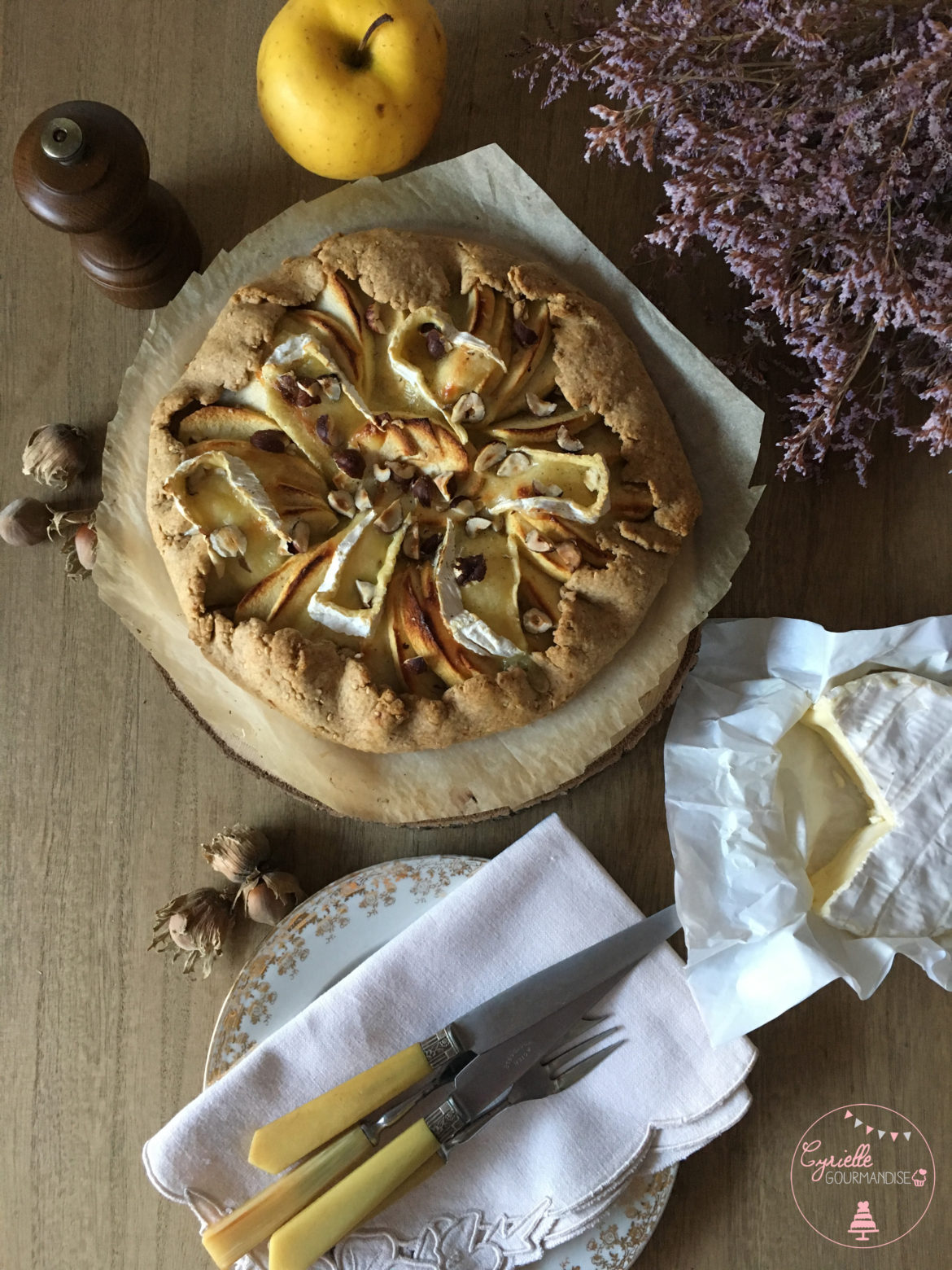 Tarte Rustique Pomme-Camembert-Noisette